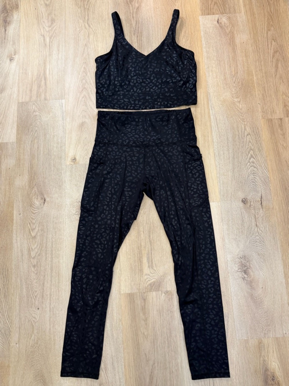 Leopard Metallic Black and Gray Workout Leggings